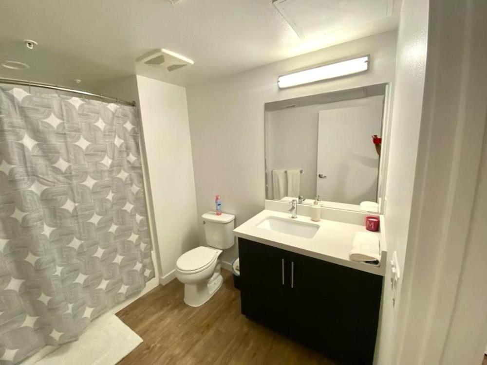 Studios Universal 10 min drive FREE parking and WIFI